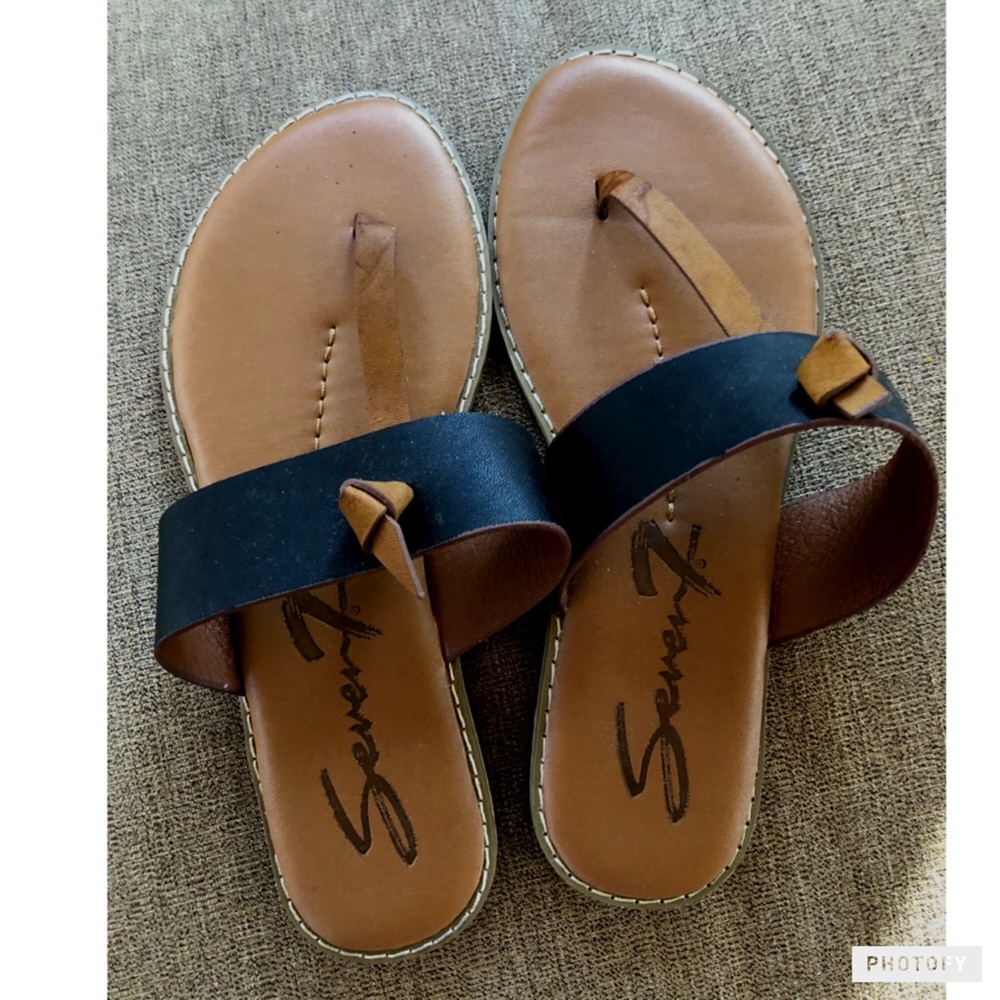 Seven thong sandals, perfect condition!